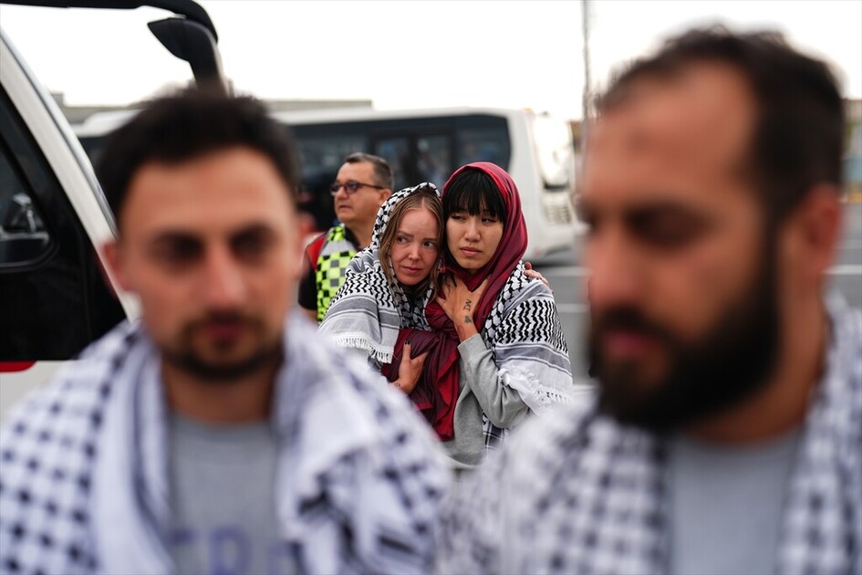 Участники флотилии Global Sumud рассказали об израильском насилии после задержания