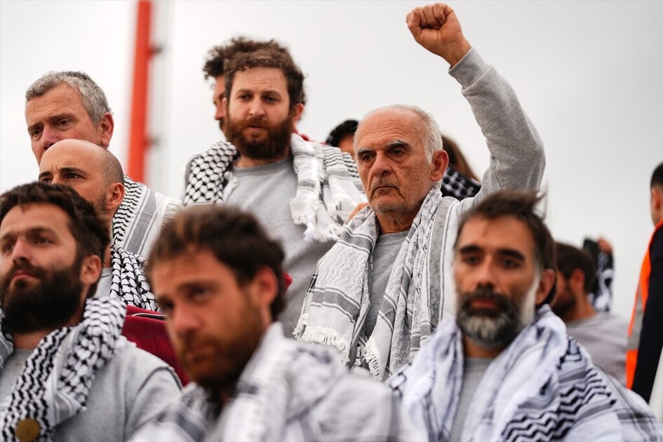 Участники флотилии Global Sumud рассказали об израильском насилии после задержания