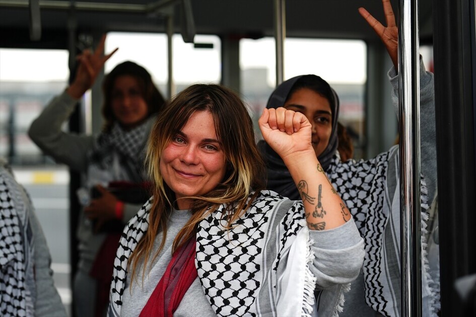 Участники флотилии Global Sumud рассказали об израильском насилии после задержания
