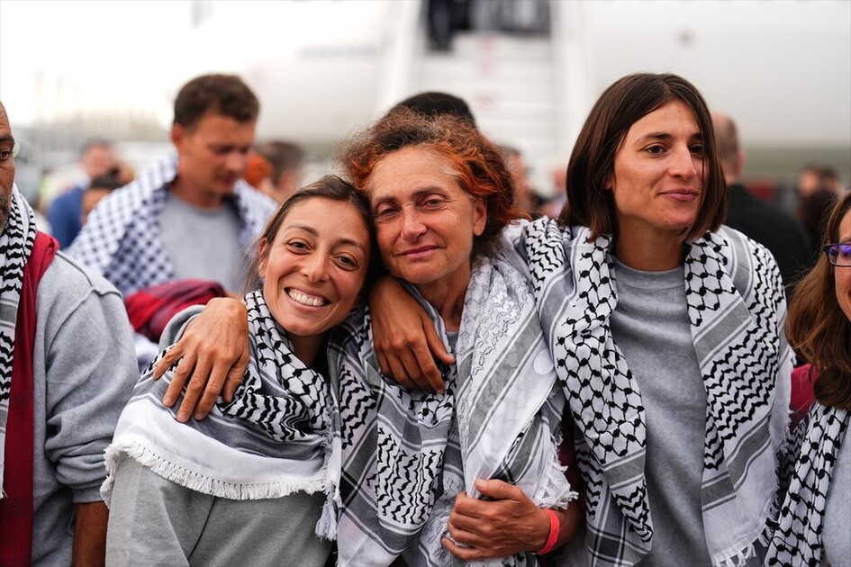 Участники флотилии Global Sumud рассказали об израильском насилии после задержания