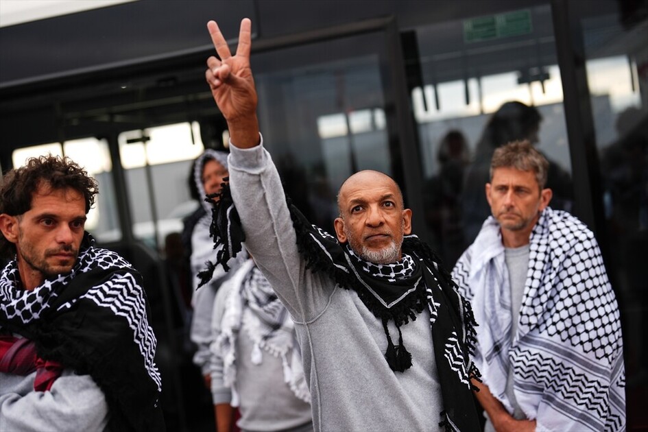 Участники флотилии Global Sumud рассказали об израильском насилии после задержания