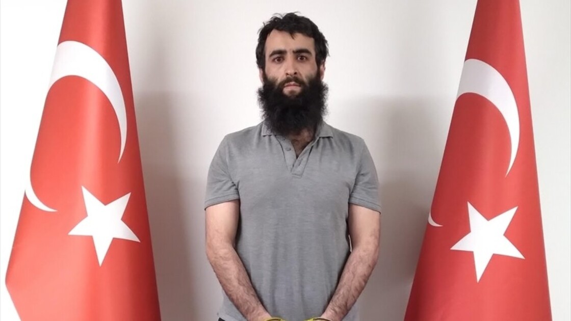 MİT'in gerçekleştirdiği operasyonla 10 DEAŞ'lı terörist Suriye'de yakalandı