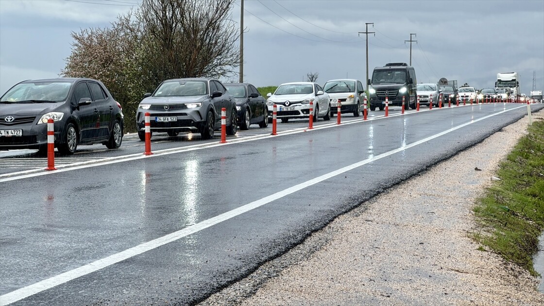 Anadolu Otoyolu'nun Bolu kesiminde bayram tatili yoğunluğu sürüyor