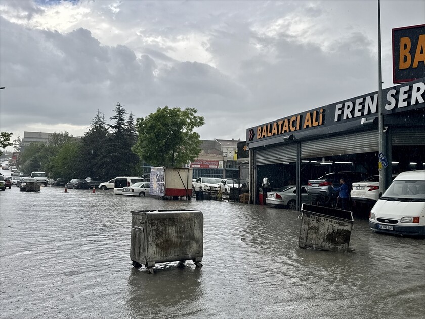 Ankara'da sağanak etkili oldu