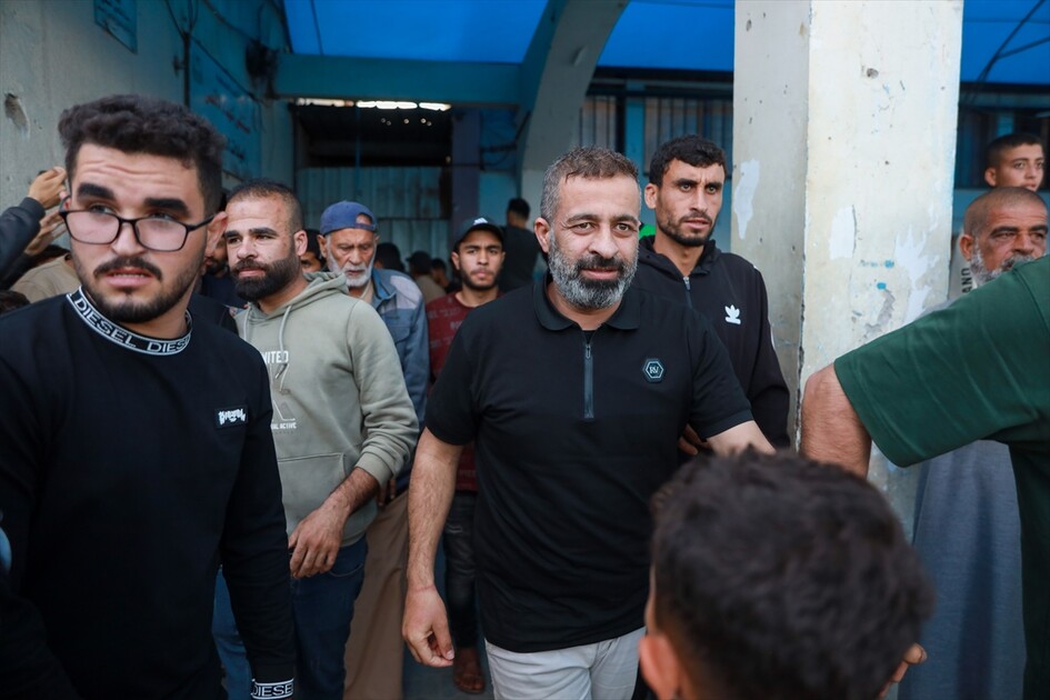 إسرائيل تفرج عن 5 أسرى من غزة والهلال الأحمر الفلسطيني يتولى نقلهم