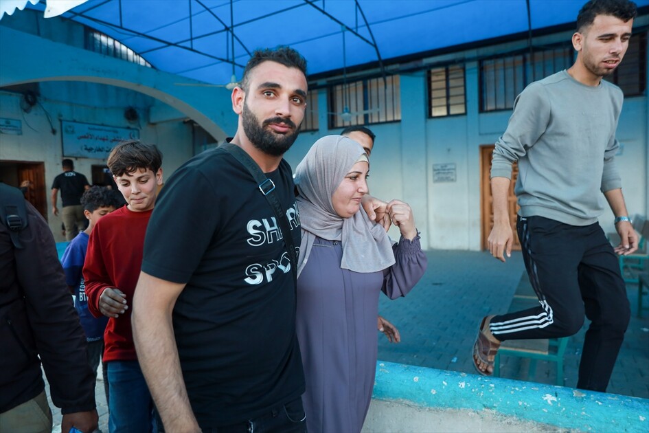 إسرائيل تفرج عن 5 أسرى من غزة والهلال الأحمر الفلسطيني يتولى نقلهم