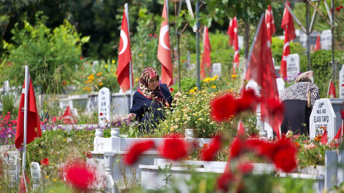 Osmaniye'de bayram arifesinde şehitlikler ve mezarlıklar ziyaret edildi