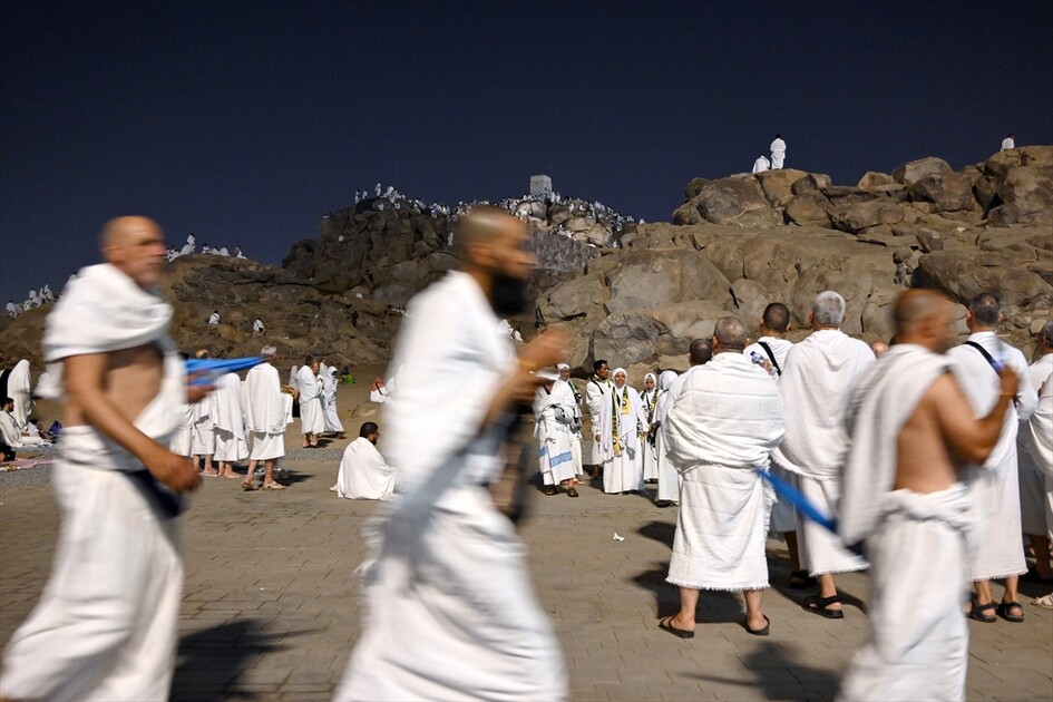 Hacı adayları Arafat'ta