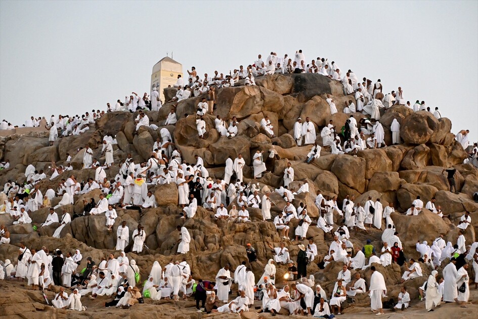 Pilgrims gather at Mount Arafat in Arafat ahead of Hajj