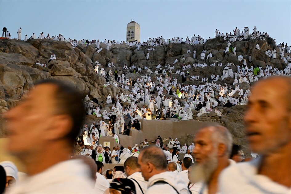 Hacı adayları Arafat'ta