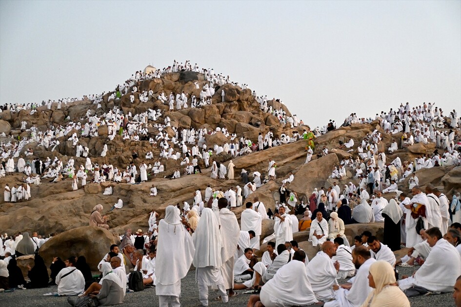 Hacı adayları Arafat'ta