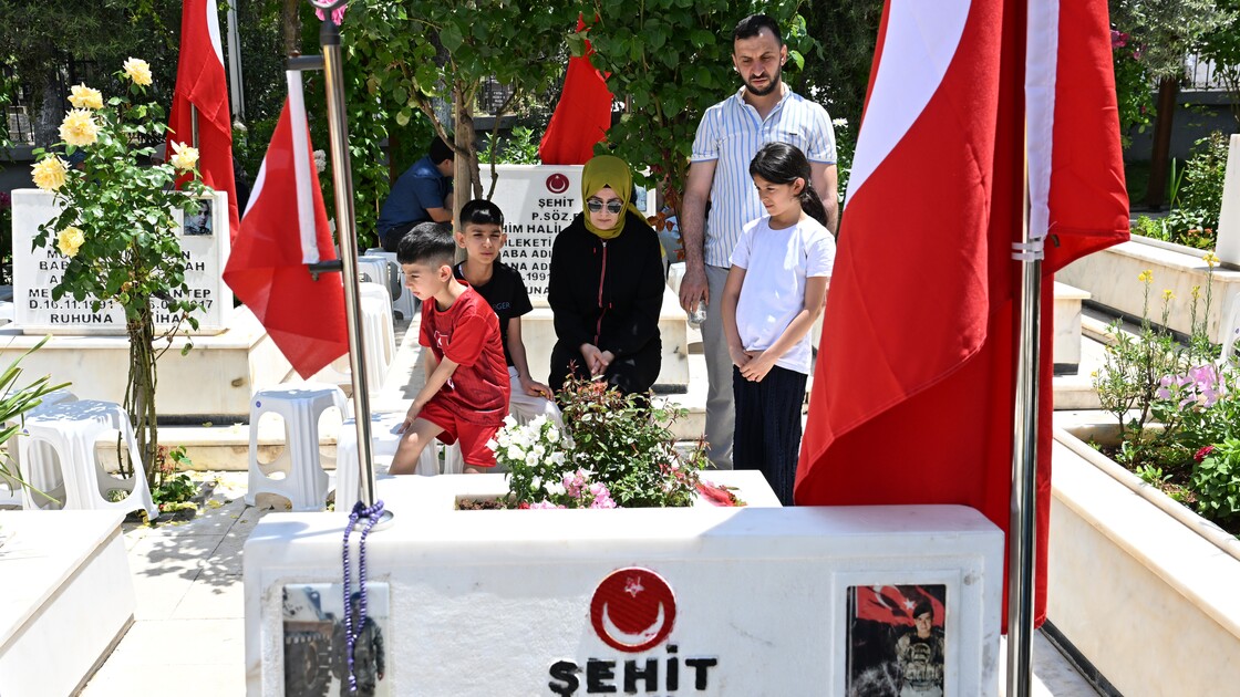 Gaziantep'te Kurban Bayramı arifesinde mezarlıklar ziyaret edildi