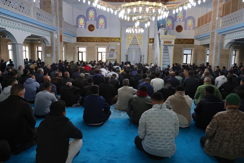 Hakkari'de Kurban Bayramı namazı kılındı