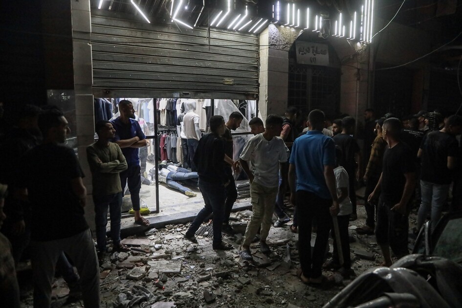 عشية الأضحى.. مقتل 9 فلسطينيين بغارات إسرائيلية في قطاع غزة