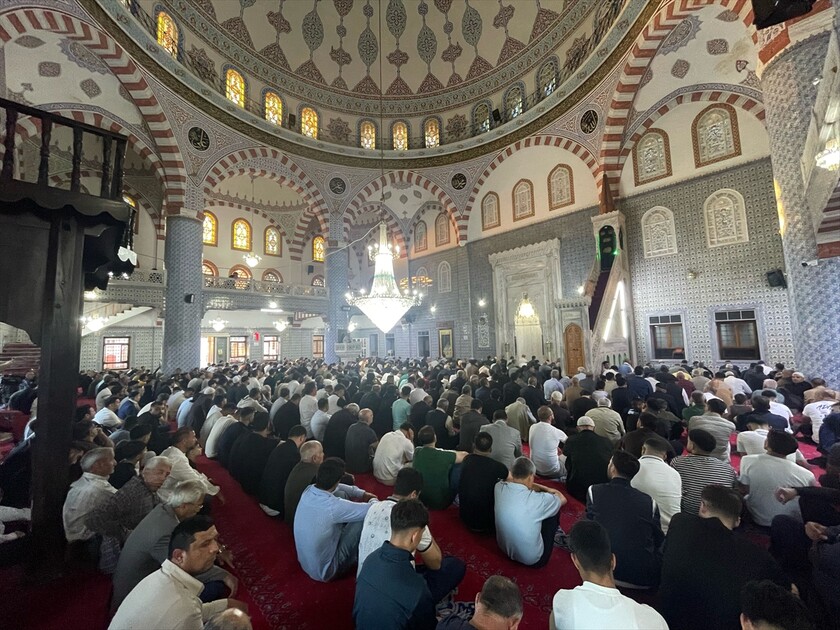 Şanlıurfa'da Kurban Bayramı namazı kılındı