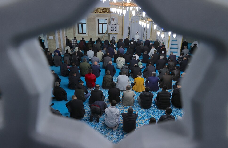 Hakkari'de Kurban Bayramı namazı kılındı