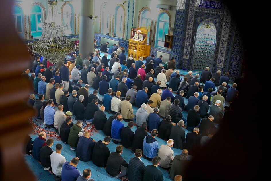 Uşak'ta Kurban Bayramı namazı kılındı