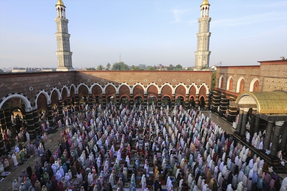 Endonezya'da Kurban Bayramı namazı kılındı