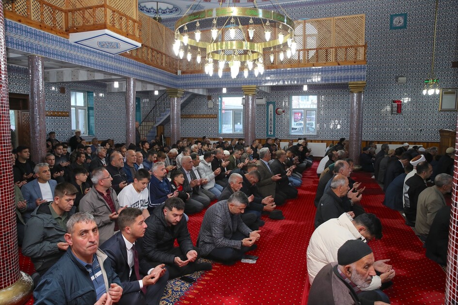 Erzurum'da Kurban Bayramı namazı kılındı