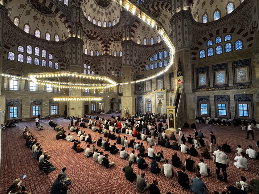 Adana'da Kurban Bayramı namazı kılındı