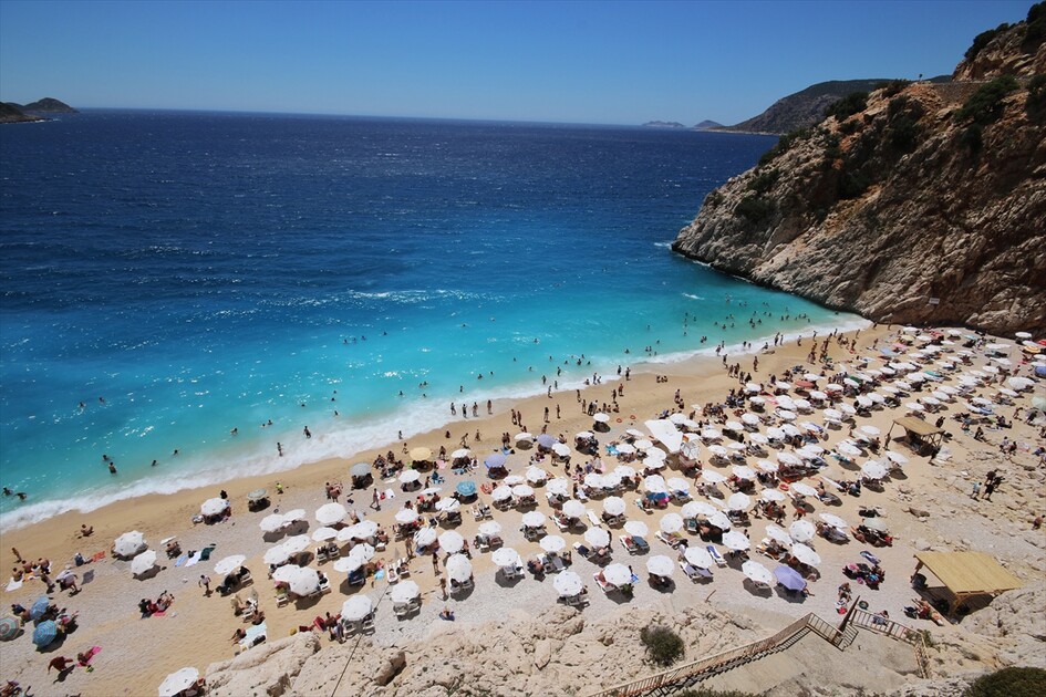 Kaş'taki Kaputaş'ın Avrupa'daki en iyi 10 plaj listesine girmesi turizmcileri sevindirdi