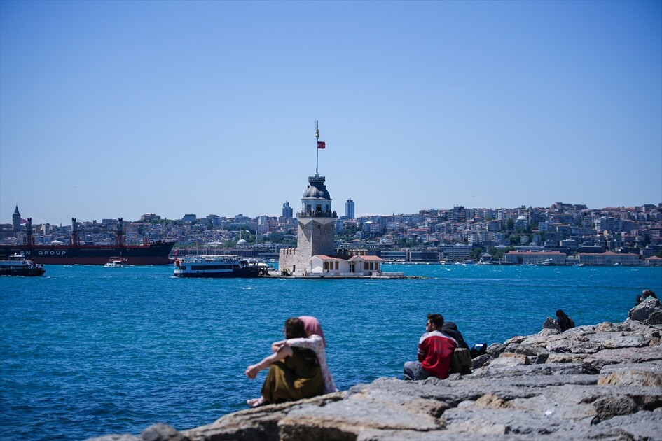 İstanbul'da vatandaşlar bayramın son gününde sahillere akın etti