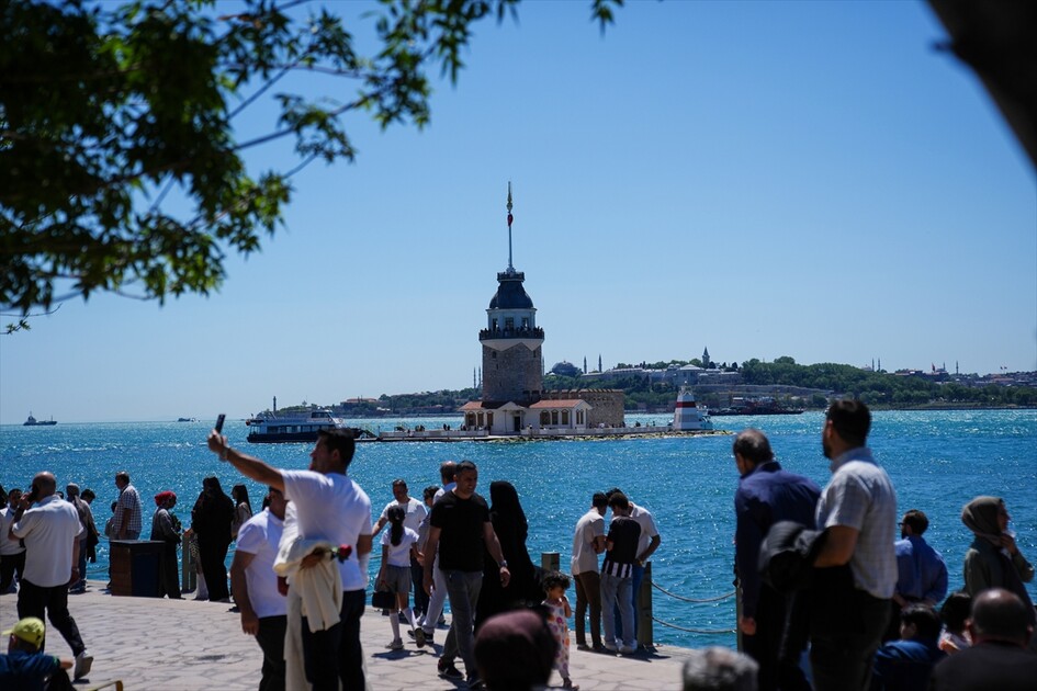 İstanbul'da vatandaşlar bayramın son gününde sahillere akın etti
