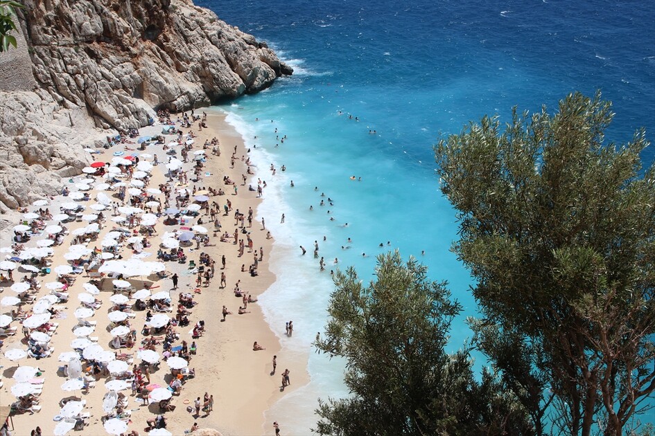 Kaş'taki Kaputaş'ın Avrupa'daki en iyi 10 plaj listesine girmesi turizmcileri sevindirdi
