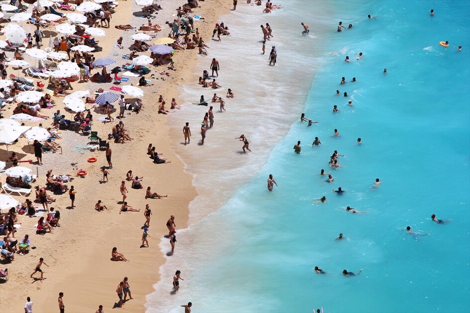 Kaş'taki Kaputaş'ın Avrupa'daki en iyi 10 plaj listesine girmesi turizmcileri sevindirdi