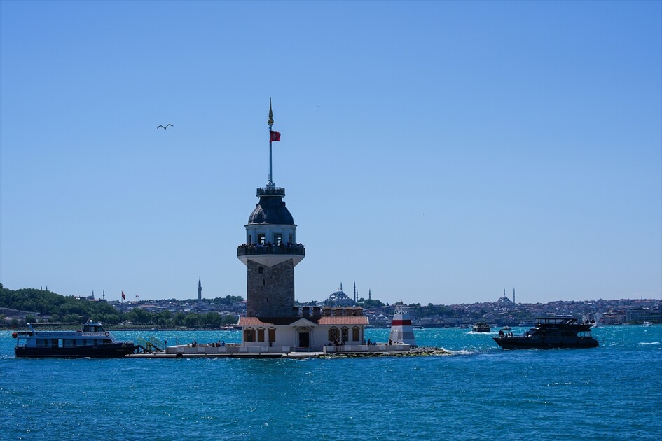İstanbul'da vatandaşlar bayramın son gününde sahillere akın etti