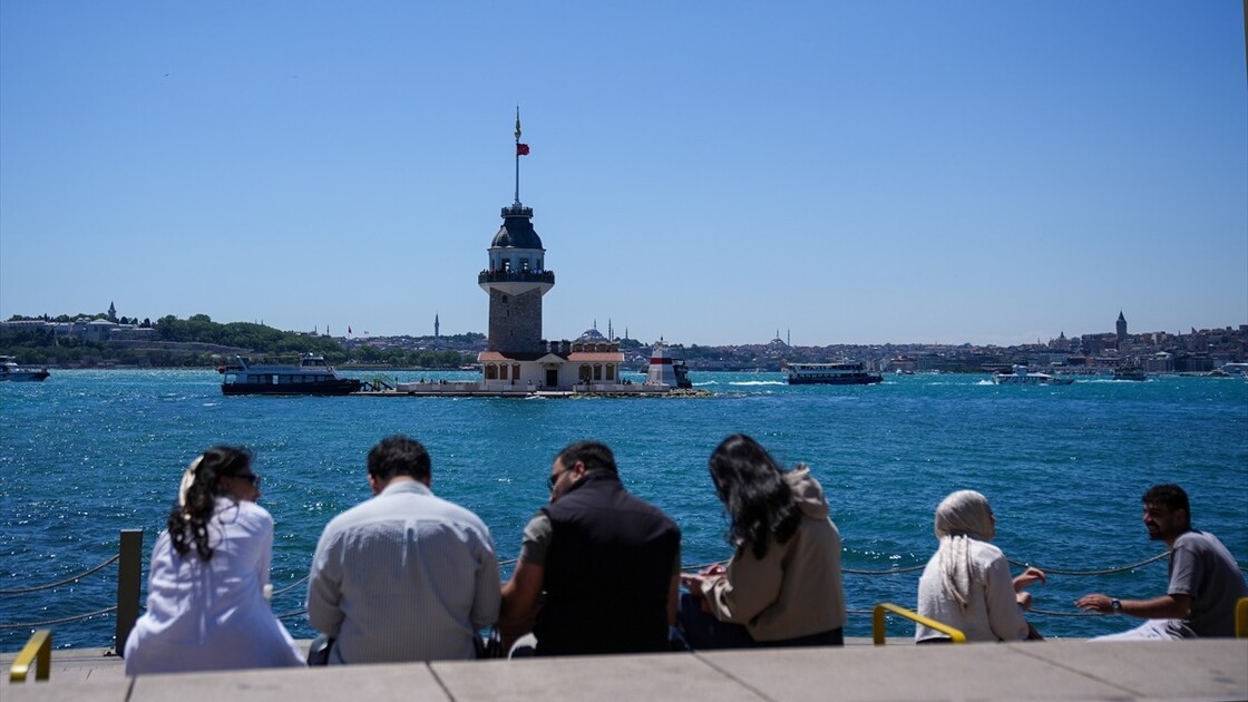 İstanbul'da vatandaşlar bayramın son gününde sahillere akın etti
