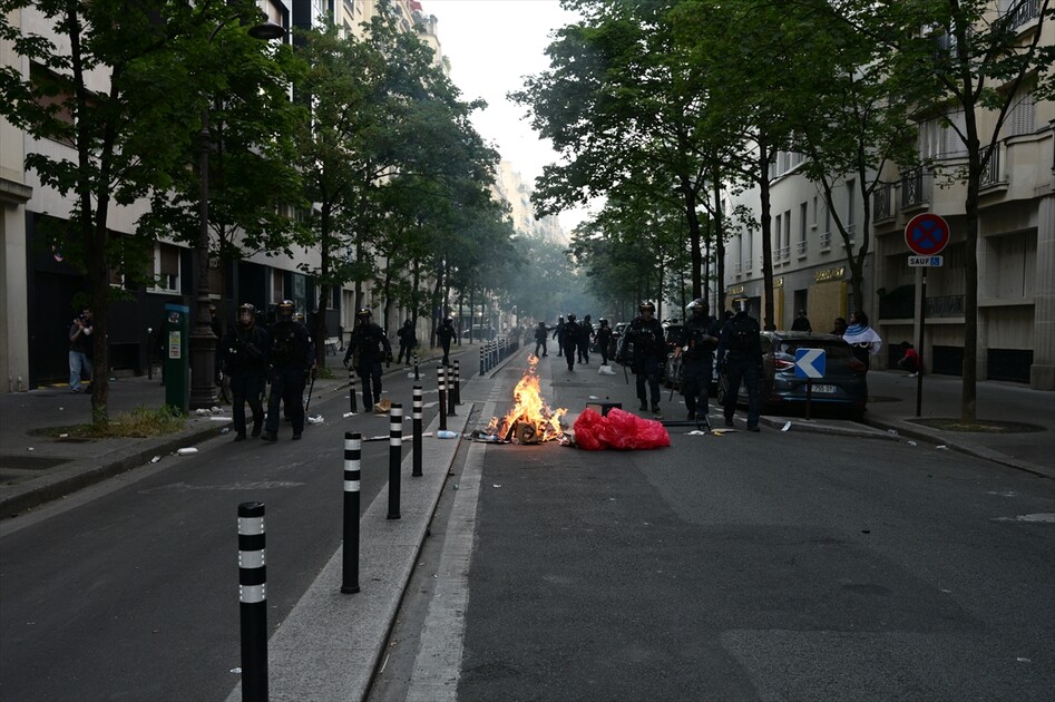 Paris'te Şampiyonlar Ligi kutlamalarına polis müdahalesi