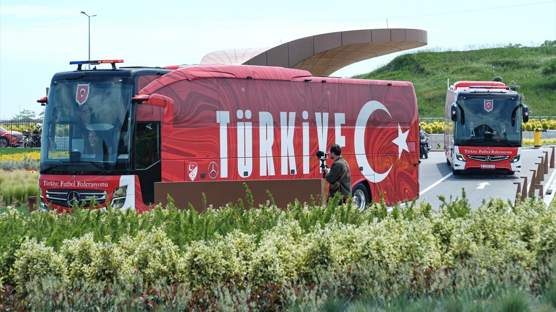 Dünya Kupası'nda mücadele edecek A Milli Futbol Takımı, ABD'ye gitti