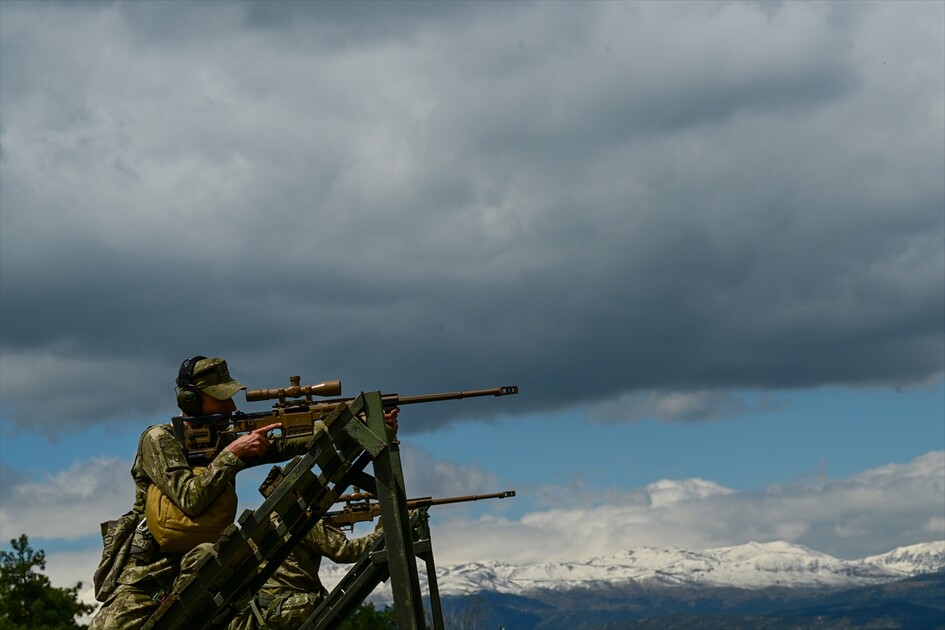 TSK'nın keskin gözleri hedefi 12'den vuruyor