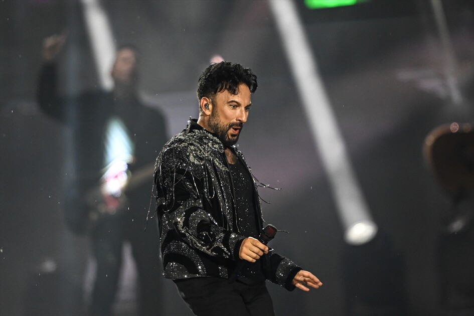 Tarkan, Başkent Millet Bahçesi'nde konser verdi