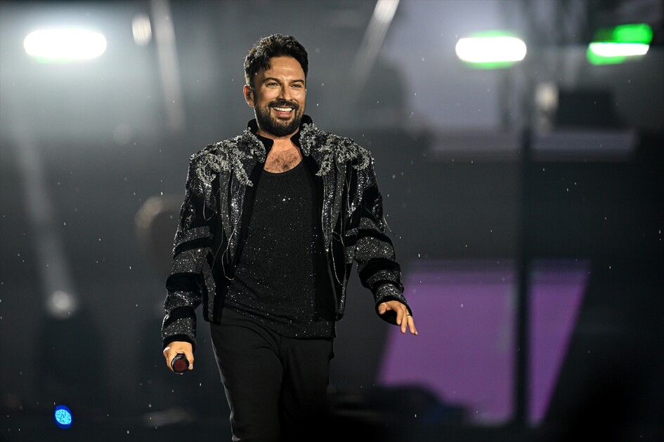 Tarkan, Başkent Millet Bahçesi'nde konser verdi