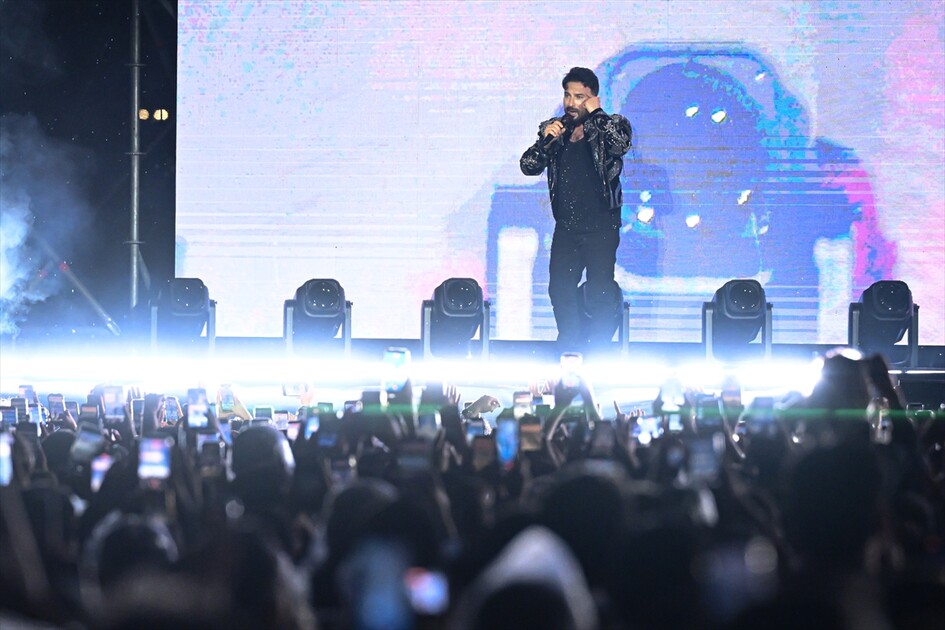 Tarkan, Başkent Millet Bahçesi'nde konser verdi