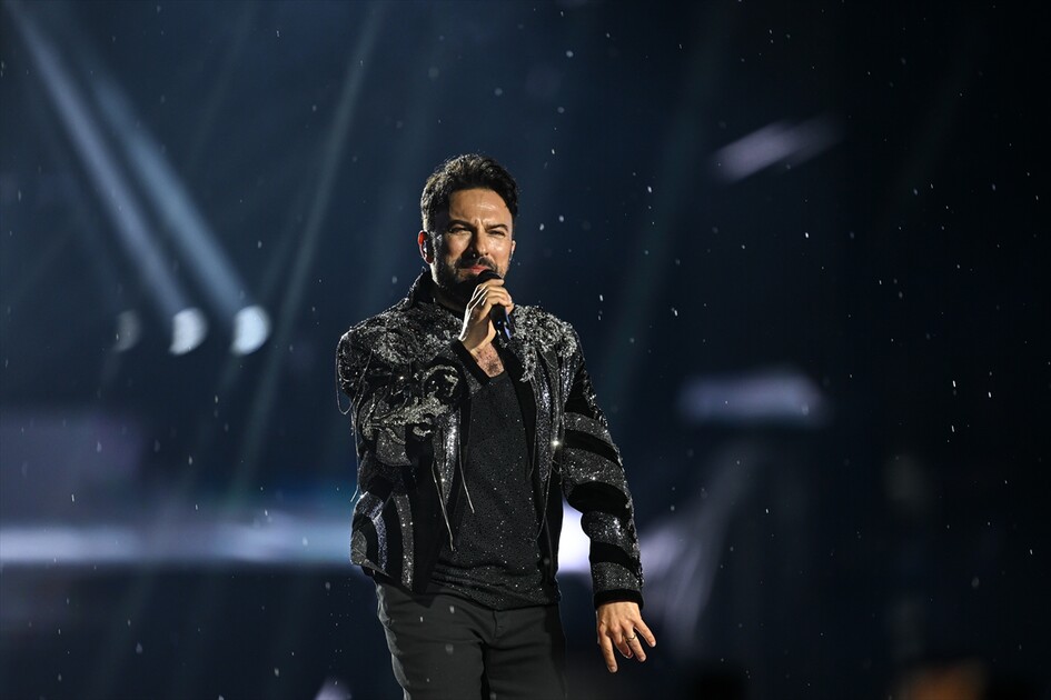 Tarkan, Başkent Millet Bahçesi'nde konser verdi