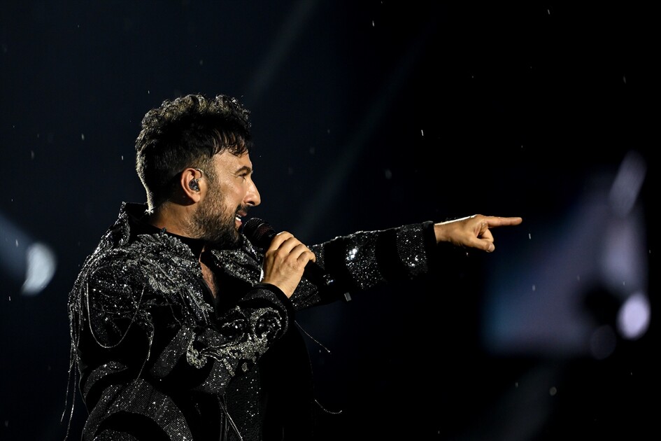 Tarkan, Başkent Millet Bahçesi'nde konser verdi