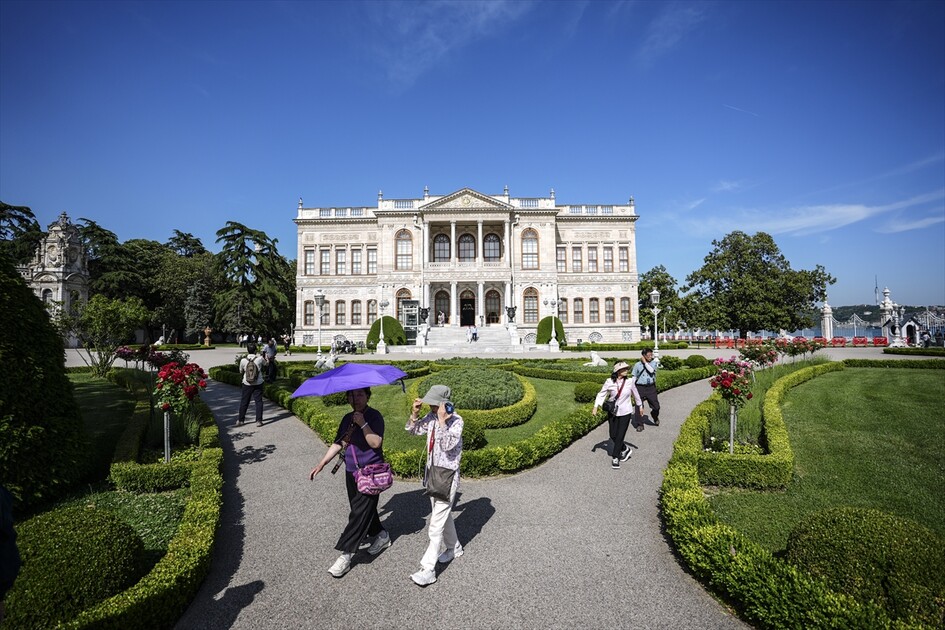 Osmanlı'nın görkemli mirası Dolmabahçe Sarayı 170 yaşında