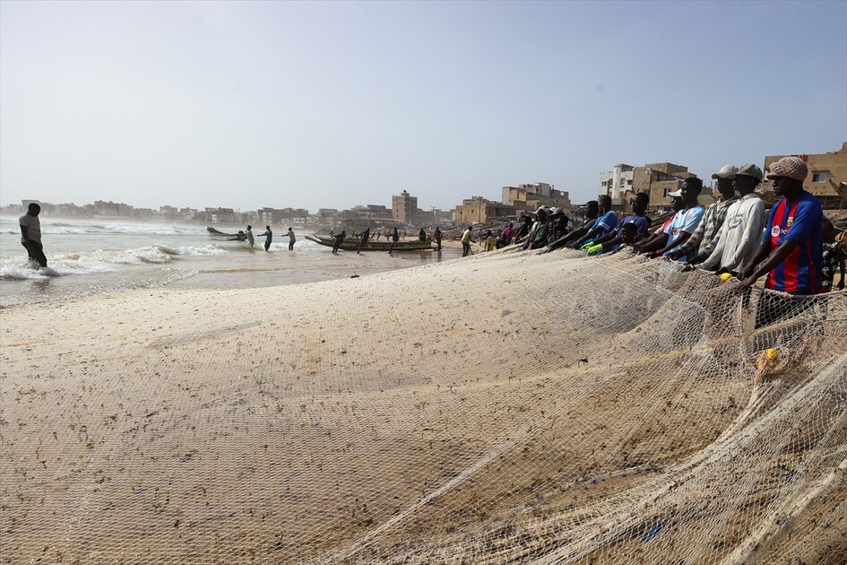 Senegal'de yaşamı şekillendiren okyanus artan tehditlerle karşı karşıya