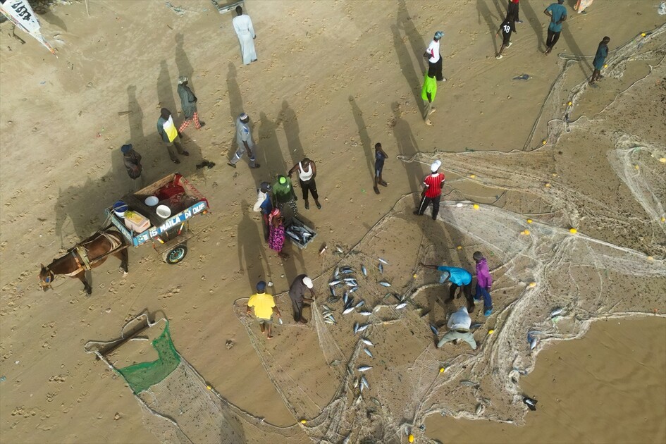 Senegal'de yaşamı şekillendiren okyanus artan tehditlerle karşı karşıya