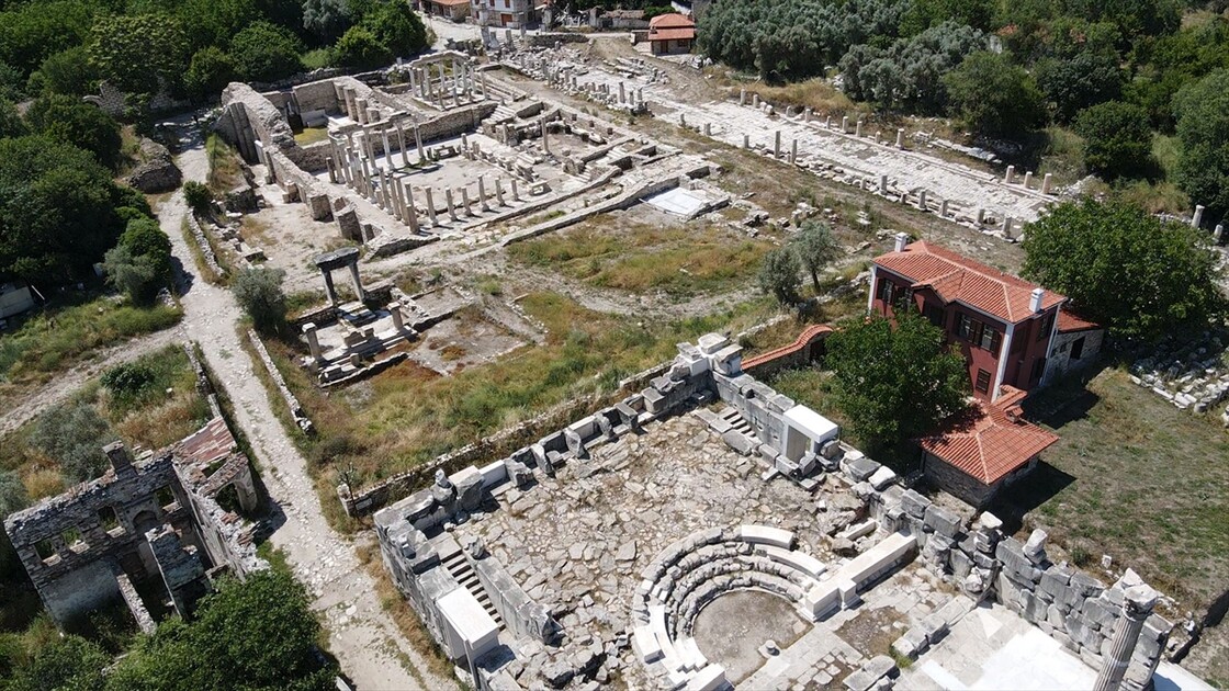 Stratonikeia Antik Kenti'nde buluntuların üçte birini Türk dönemi eserleri oluşturuyor