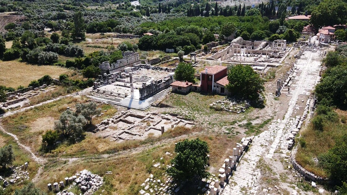 Stratonikeia Antik Kenti'nde buluntuların üçte birini Türk dönemi eserleri oluşturuyor