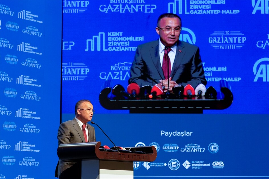 Gaziantep Valisi Çeber, AA Kent Ekonomileri Zirvesi'nde konuştu