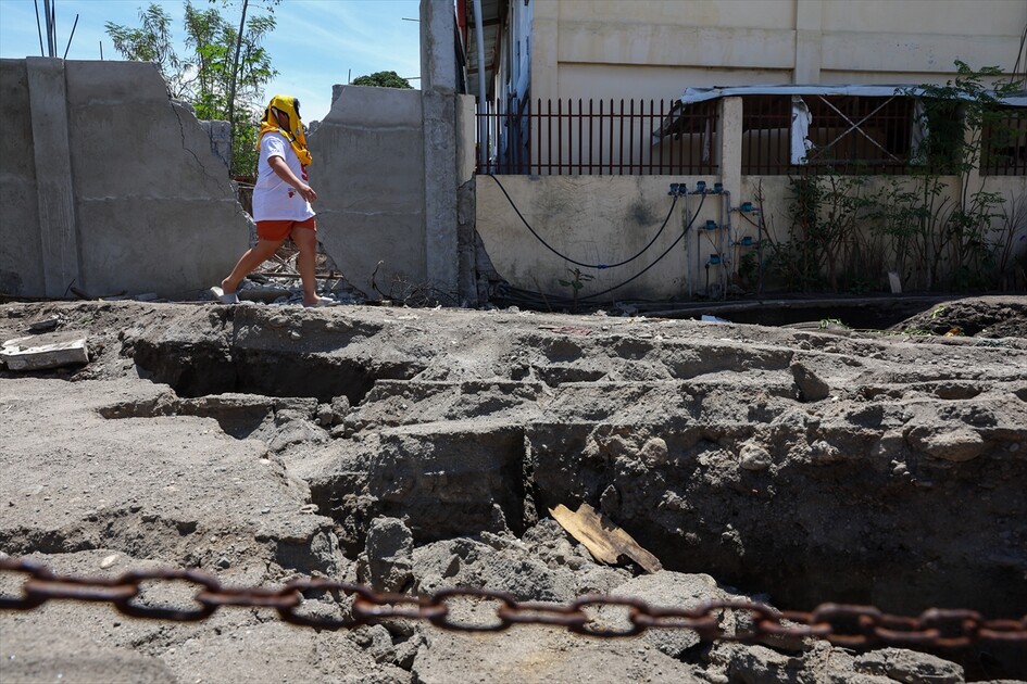 Filipinler'deki 7,8 büyüklüğündeki depremden yaklaşık 88 bin kişi etkilendi