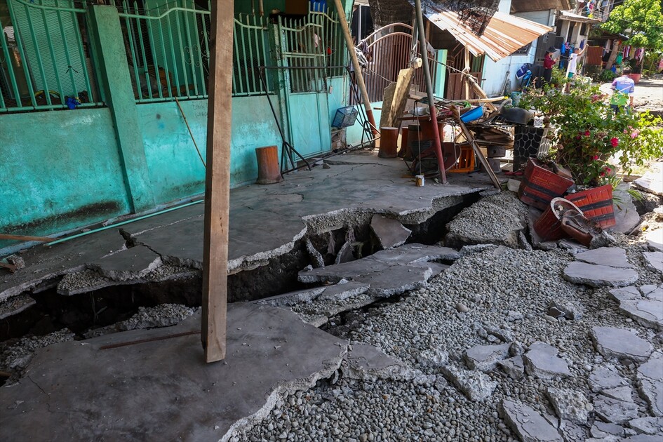 Filipinler'deki 7,8 büyüklüğündeki depremden yaklaşık 88 bin kişi etkilendi