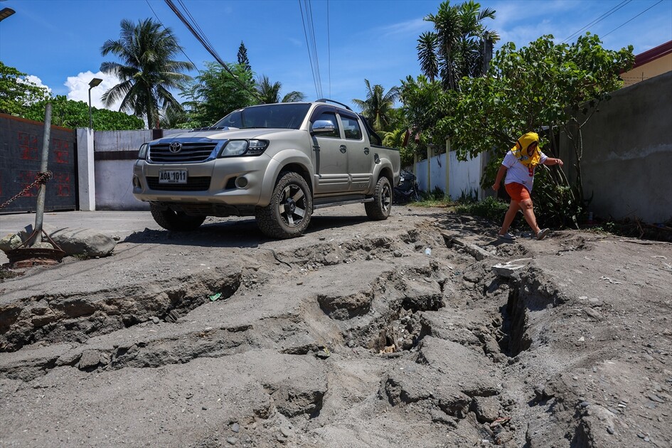 Filipinler'deki 7,8 büyüklüğündeki depremden yaklaşık 88 bin kişi etkilendi