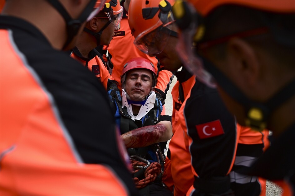 TSK İnsani Yardım Tugayı'nda arama kurtarma tatbikatı düzenlendi