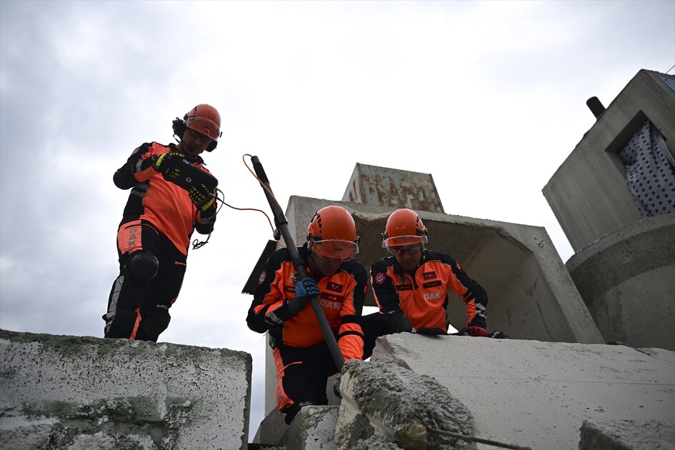 TSK İnsani Yardım Tugayı'nda arama kurtarma tatbikatı düzenlendi